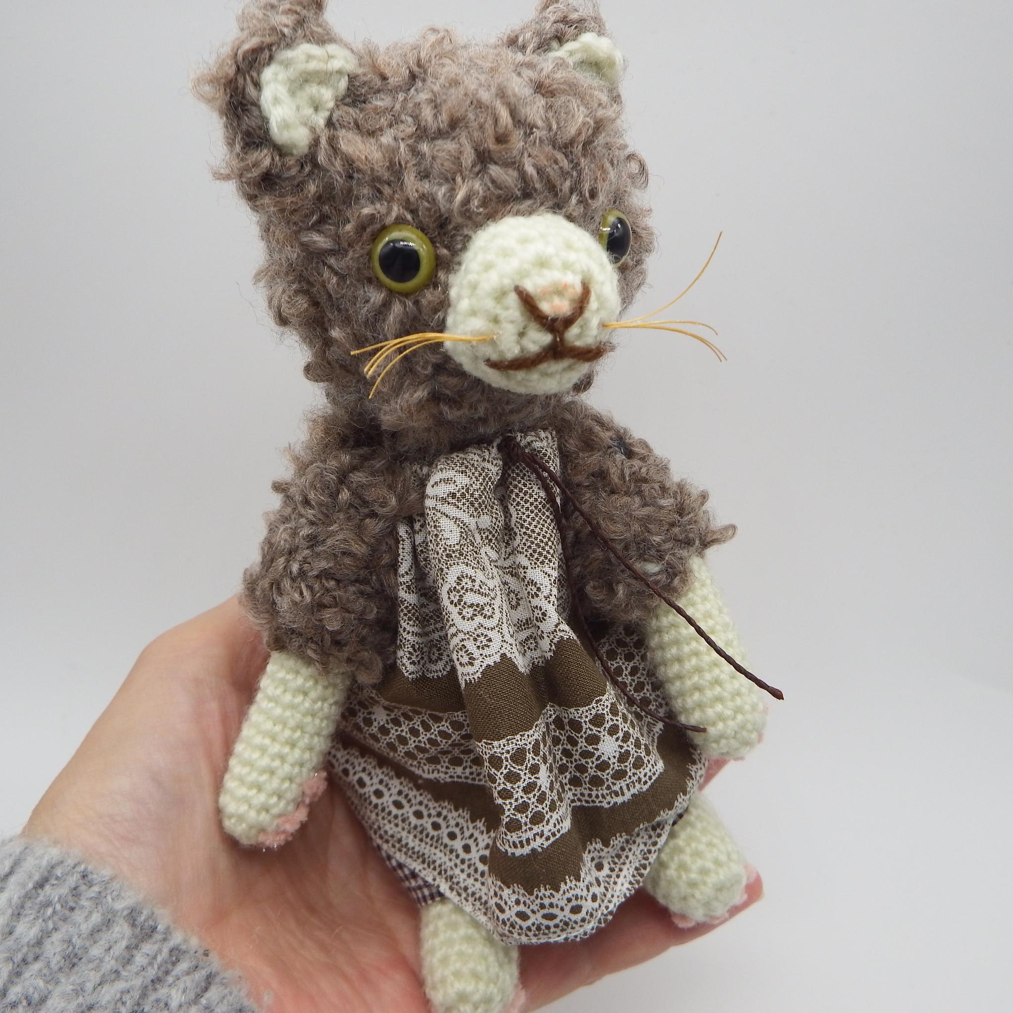 【あみぐるみ】ナチュラルテイストドレス猫ロージィー【316】