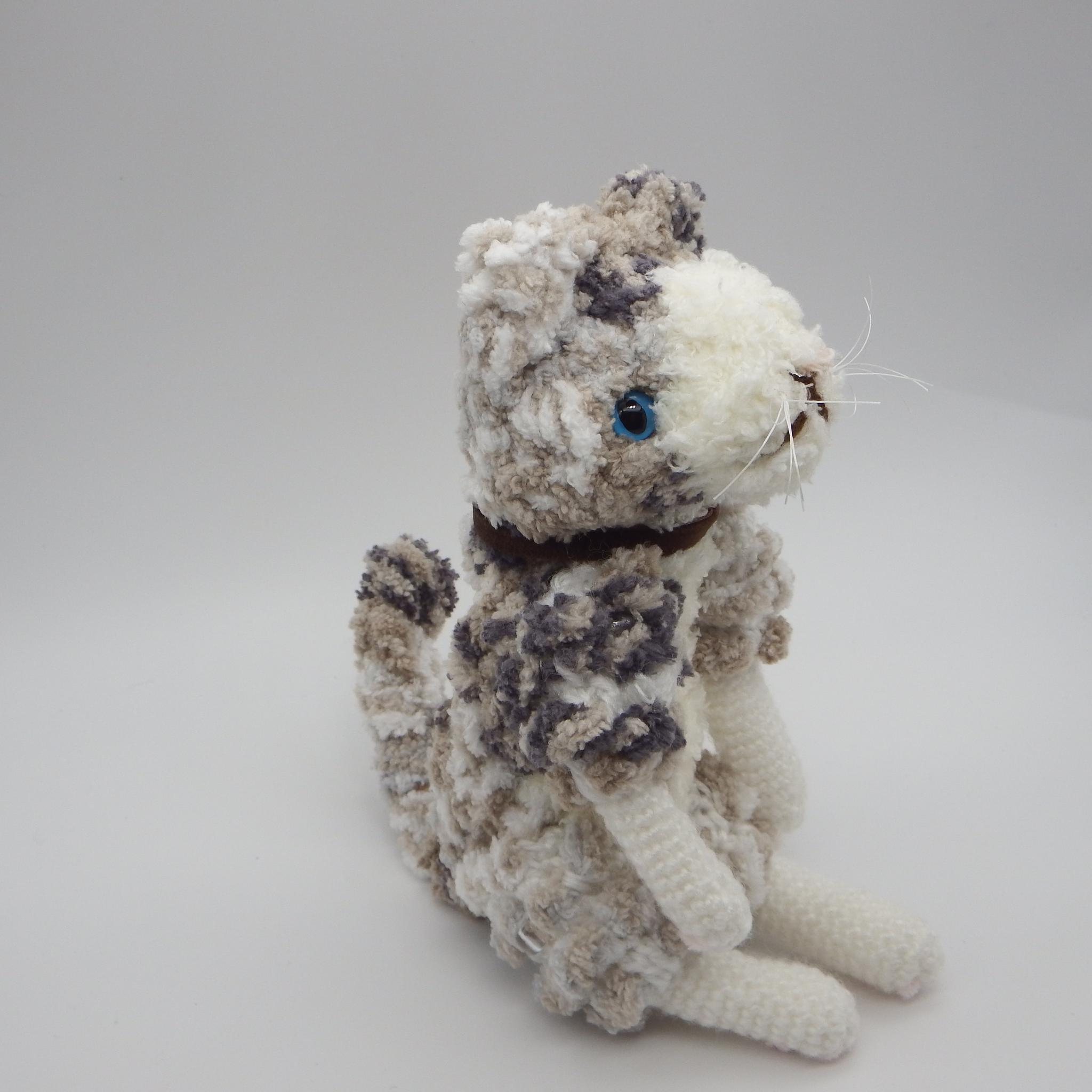 【あみぐるみ】もこもこサバ白猫　猫　日本猫　しましま【288】