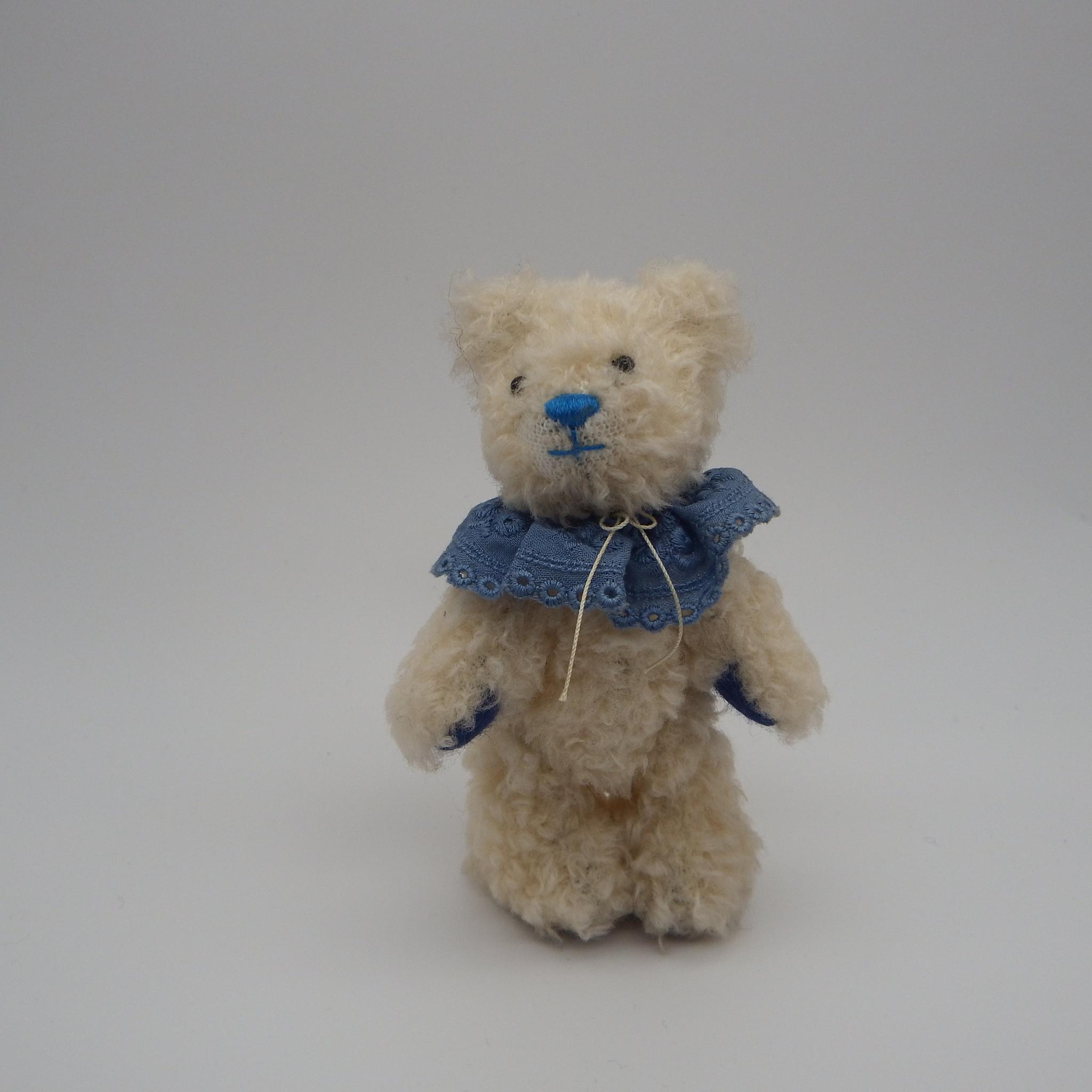 【テディベア】オフホワイトにブルーがアクセントのもこもこミニチュアベア【291】